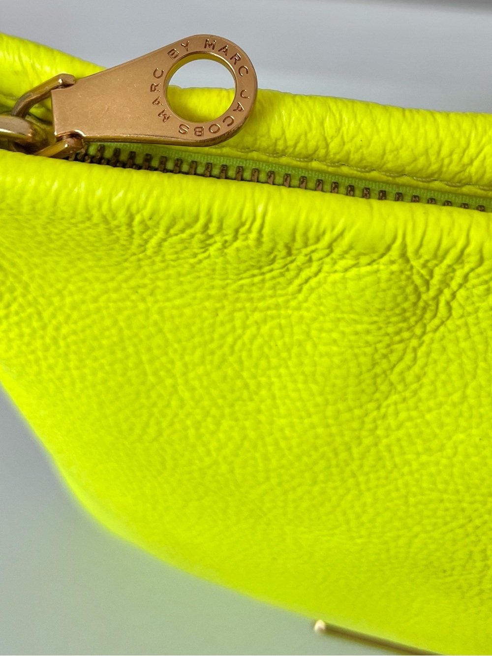 Marc by Marc Jacobs • Sia Crossbody Too Hot To Handle Neon Yellow Leather Bag - Picture 6 of 15